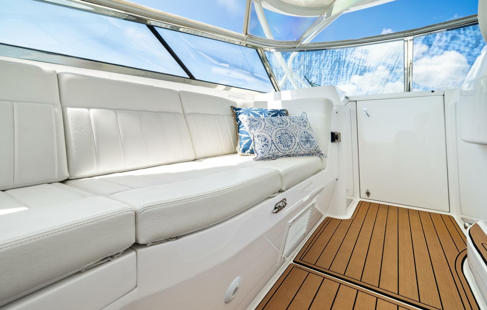 2015 Intrepid 430 Sport Yacht — photo 22