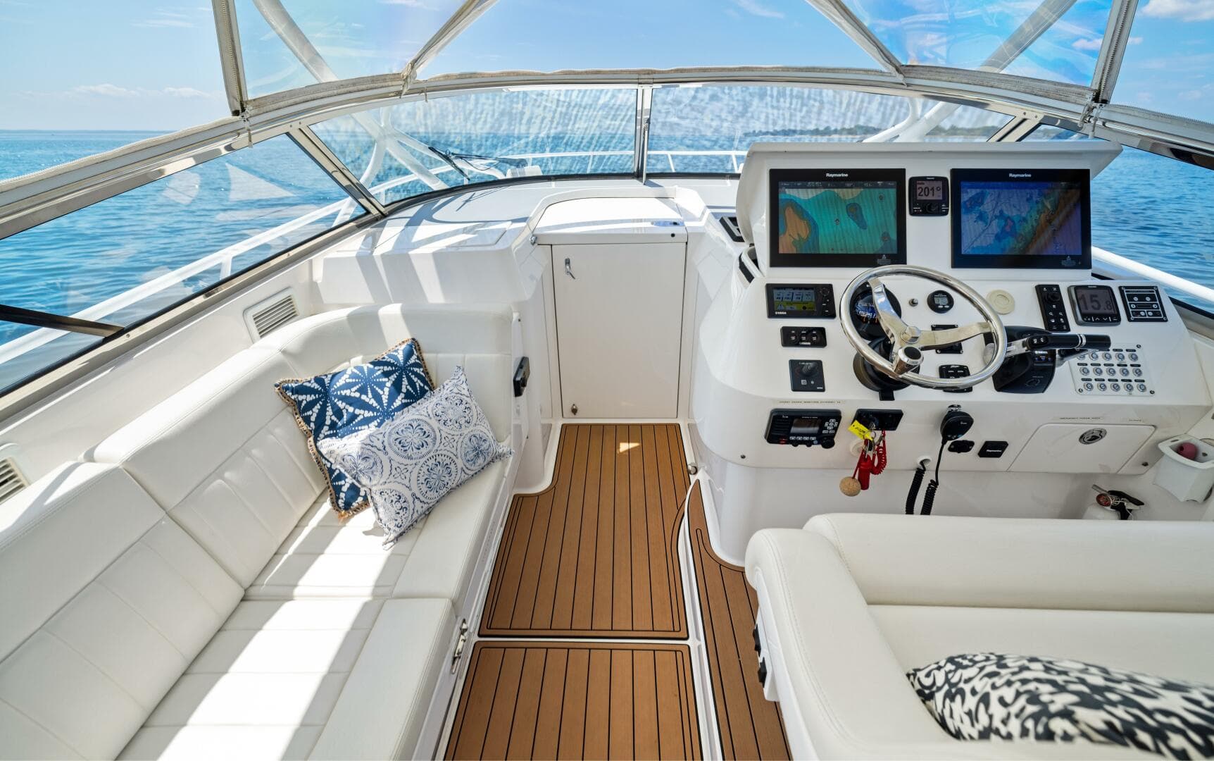 2015 Intrepid 430 Sport Yacht — photo 18