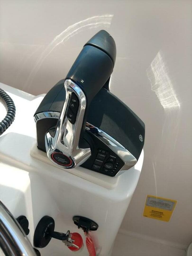 2005 Pro-Line 32 Express — photo 6