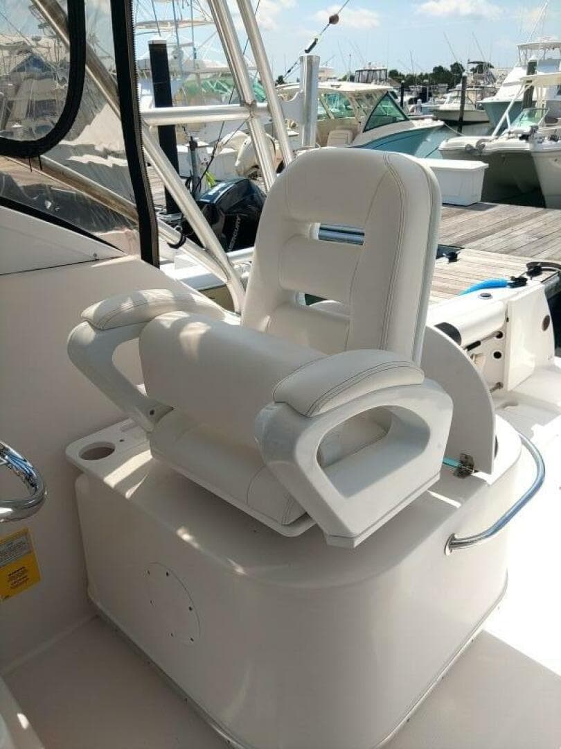 2005 Pro-Line 32 Express — photo 11