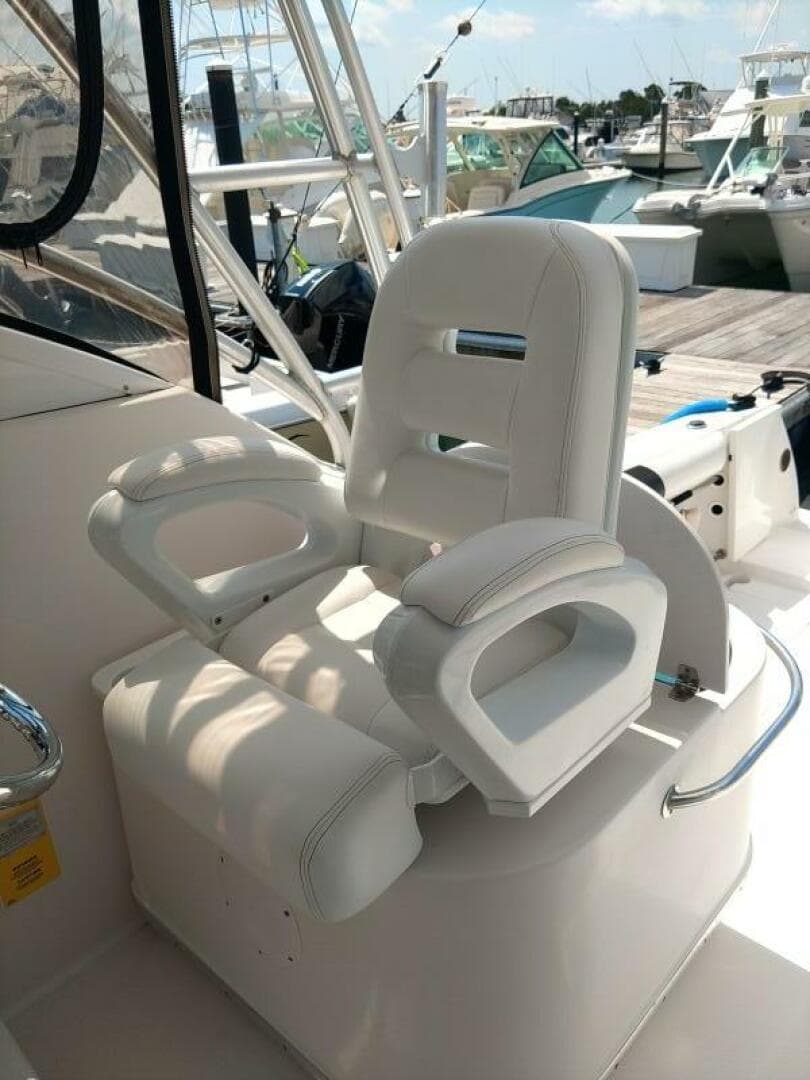 2005 Pro-Line 32 Express — photo 10