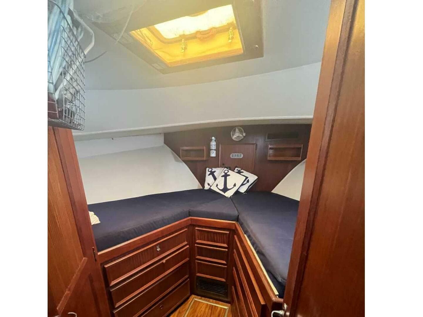 1980 Hatteras 42 Lrc — photo 18