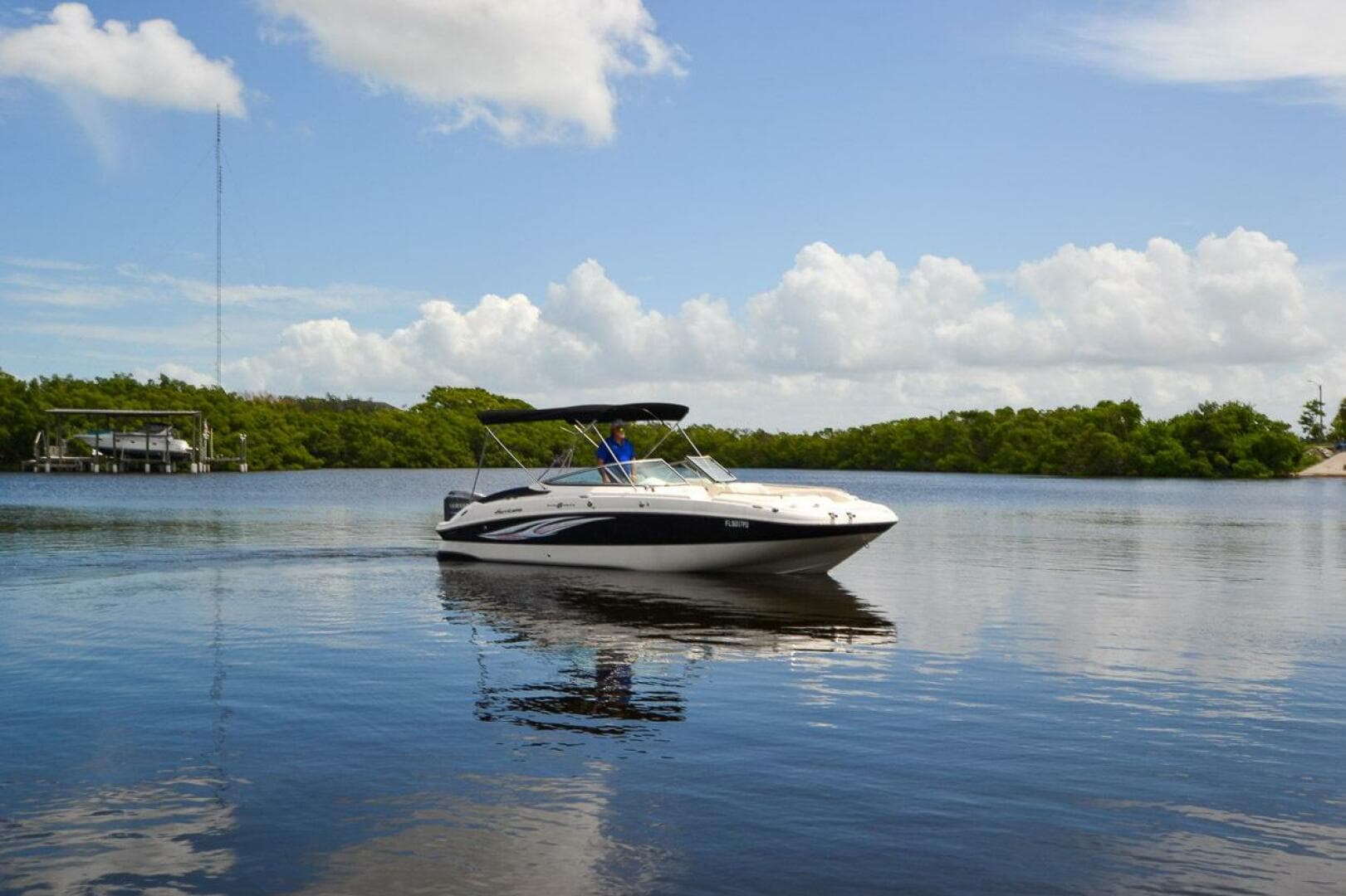 2011 Hurricane 2400 Sundeck — photo 11