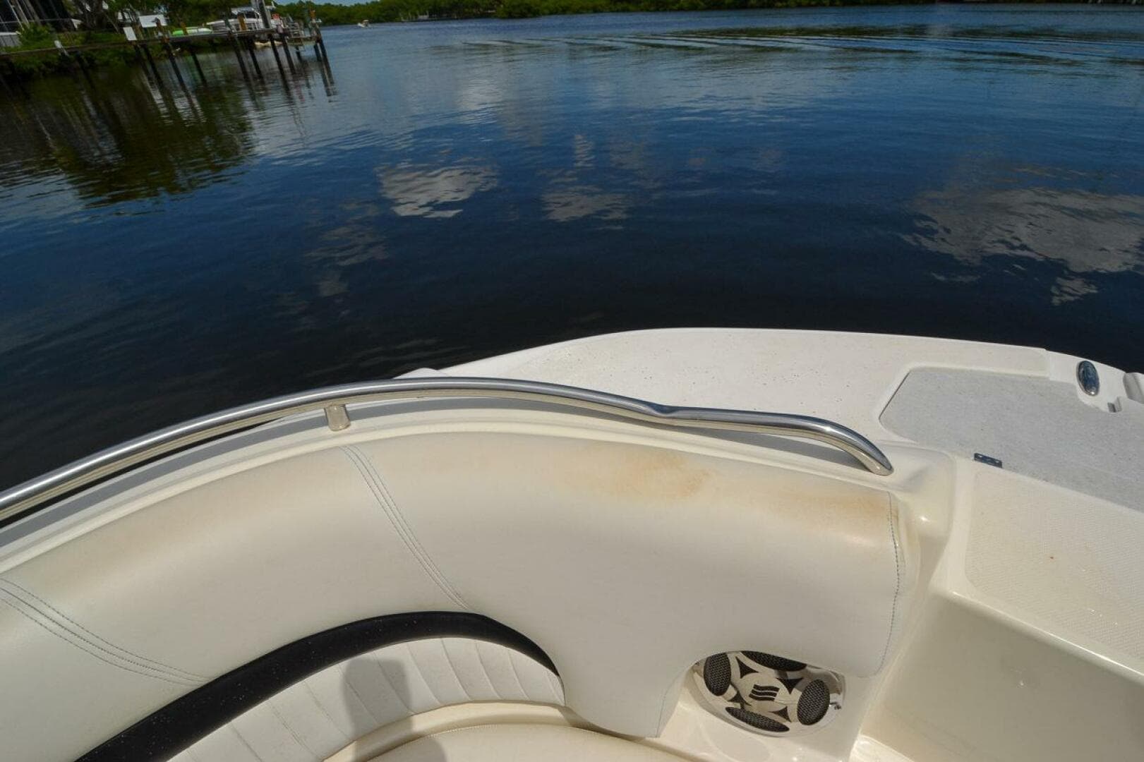 2011 Hurricane 2400 Sundeck — photo 21