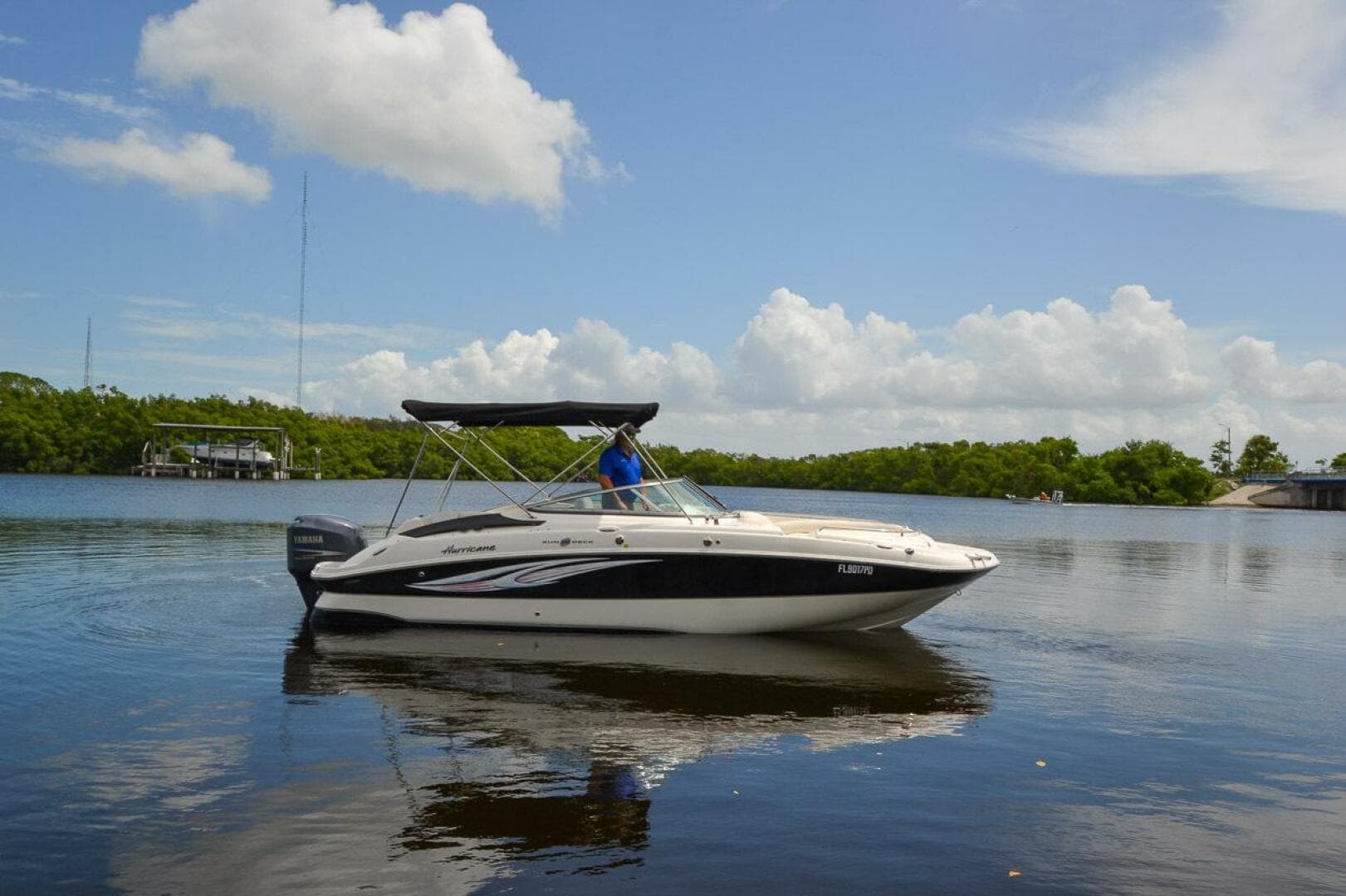 2011 Hurricane 2400 Sundeck — photo 14