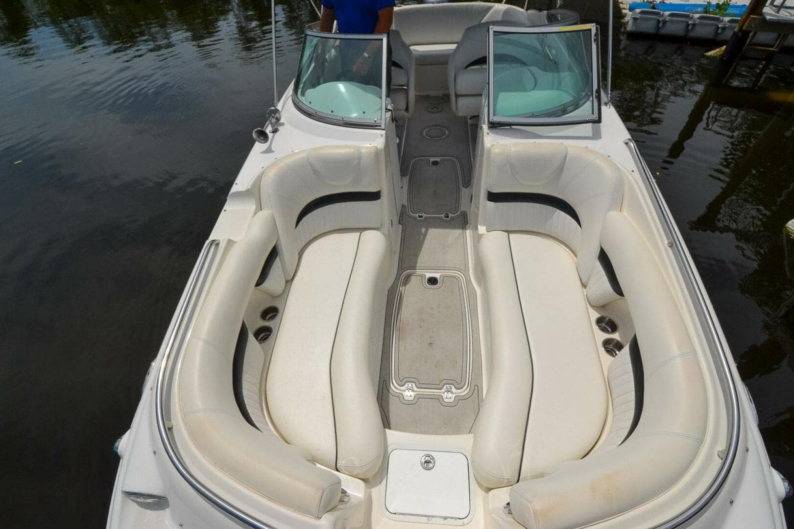 2011 Hurricane 2400 Sundeck — photo 18