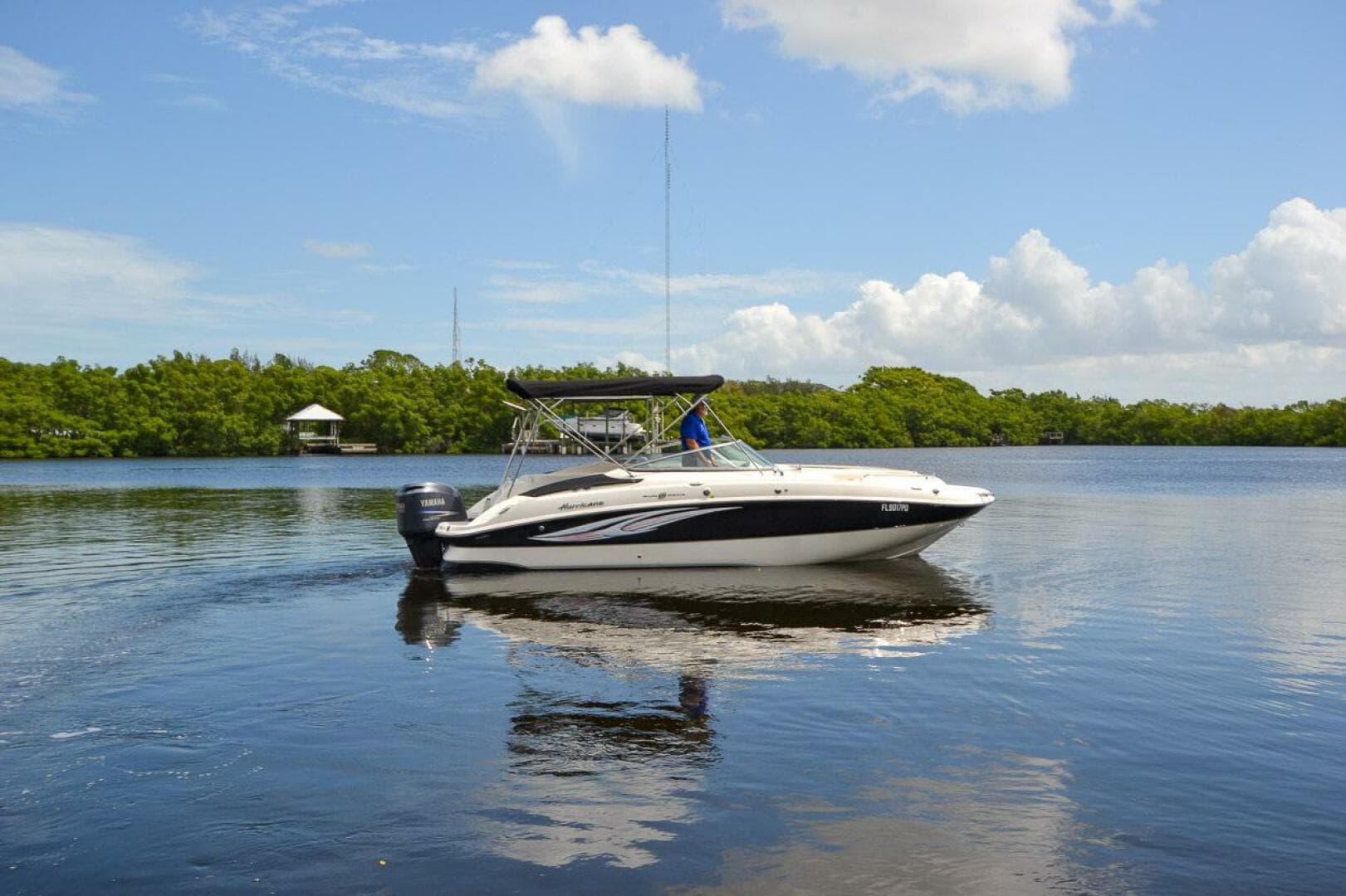 2011 Hurricane 2400 Sundeck — photo 15