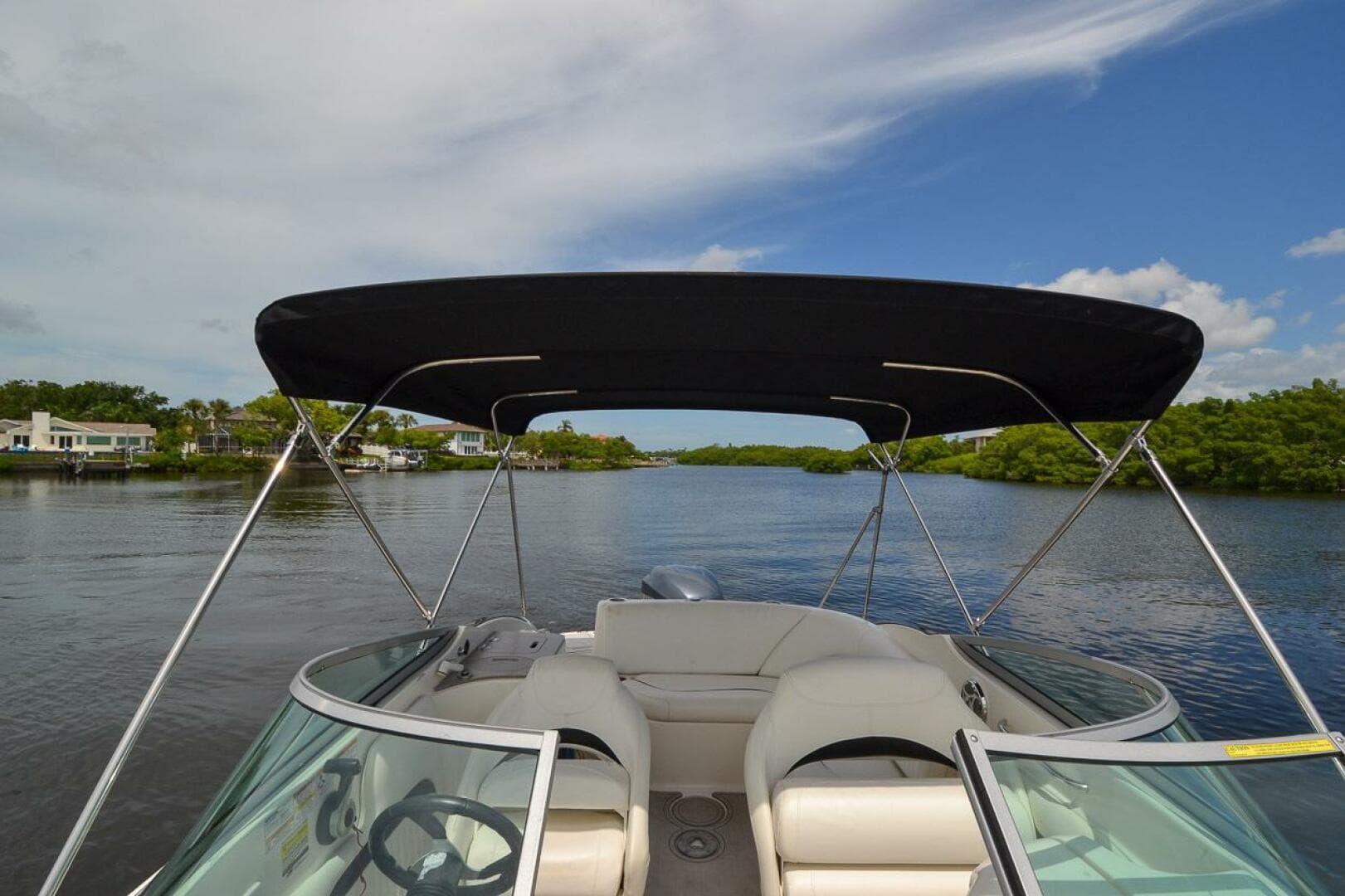 2011 Hurricane 2400 Sundeck — photo 23