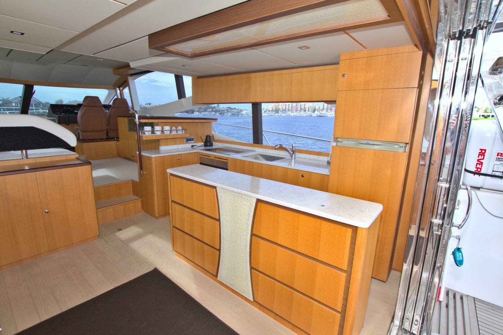 2015 Dyna Yachts 60 Pilothouse — photo 39