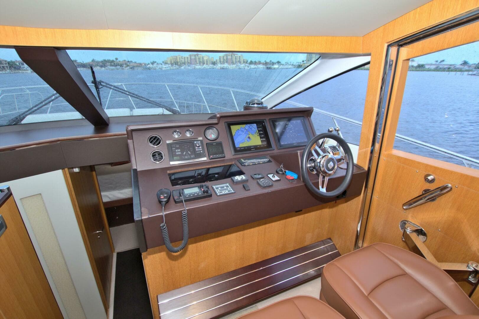 2015 Dyna Yachts 60 Pilothouse — photo 48