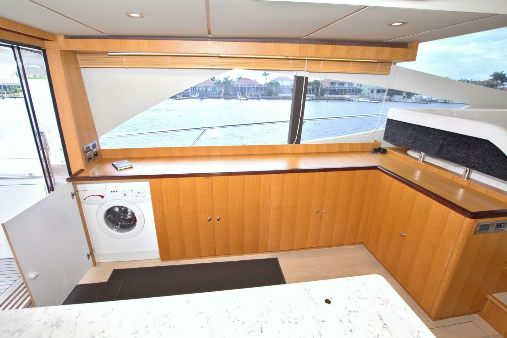 2015 Dyna Yachts 60 Pilothouse — photo 37