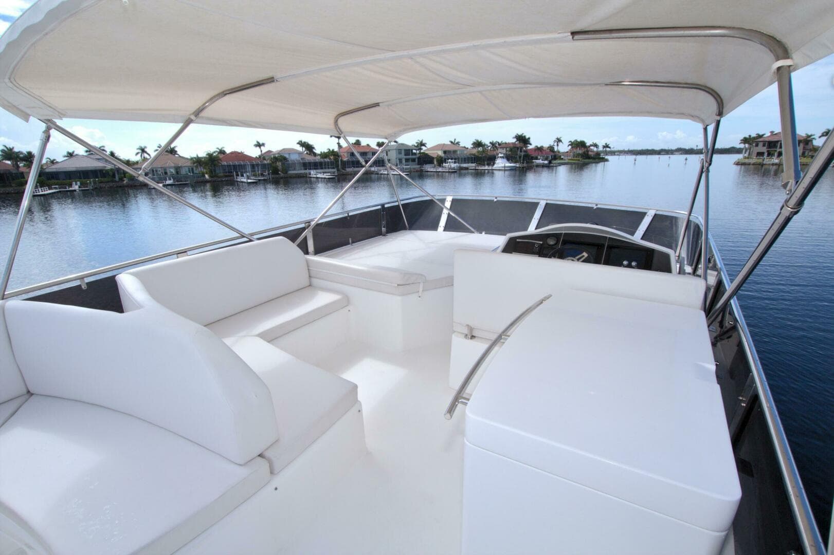 2015 Dyna Yachts 60 Pilothouse — photo 13