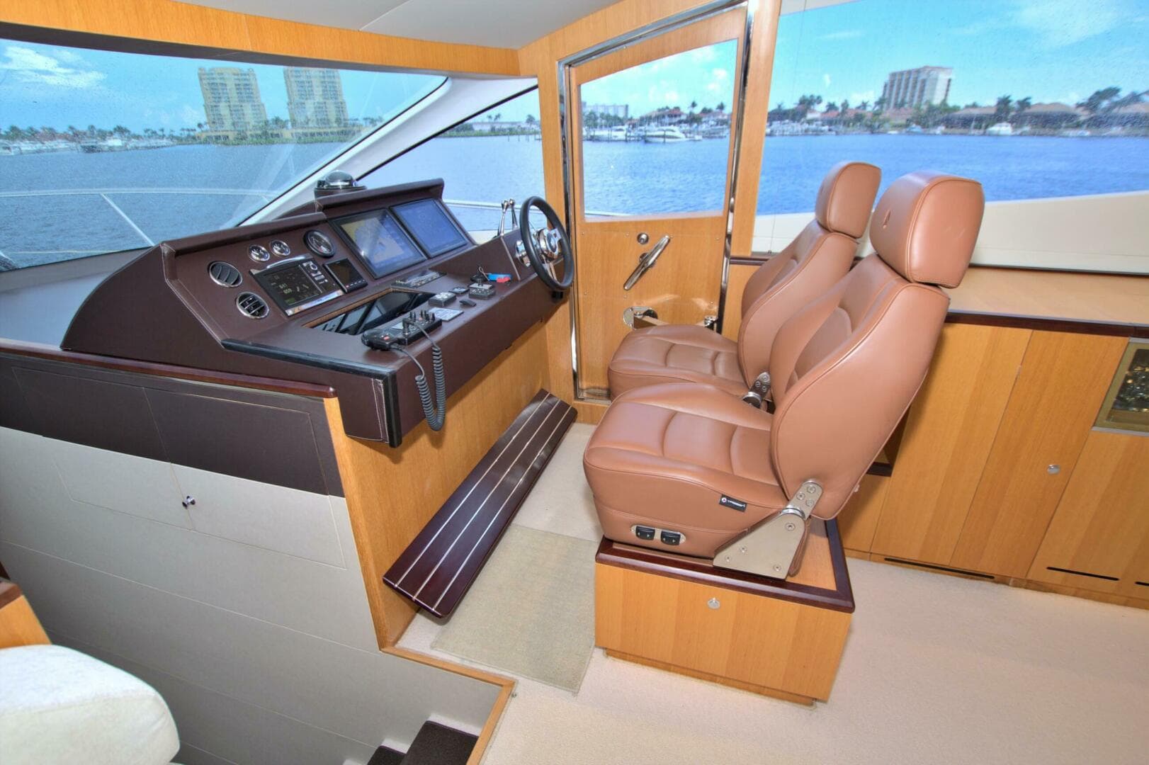 2015 Dyna Yachts 60 Pilothouse — photo 47