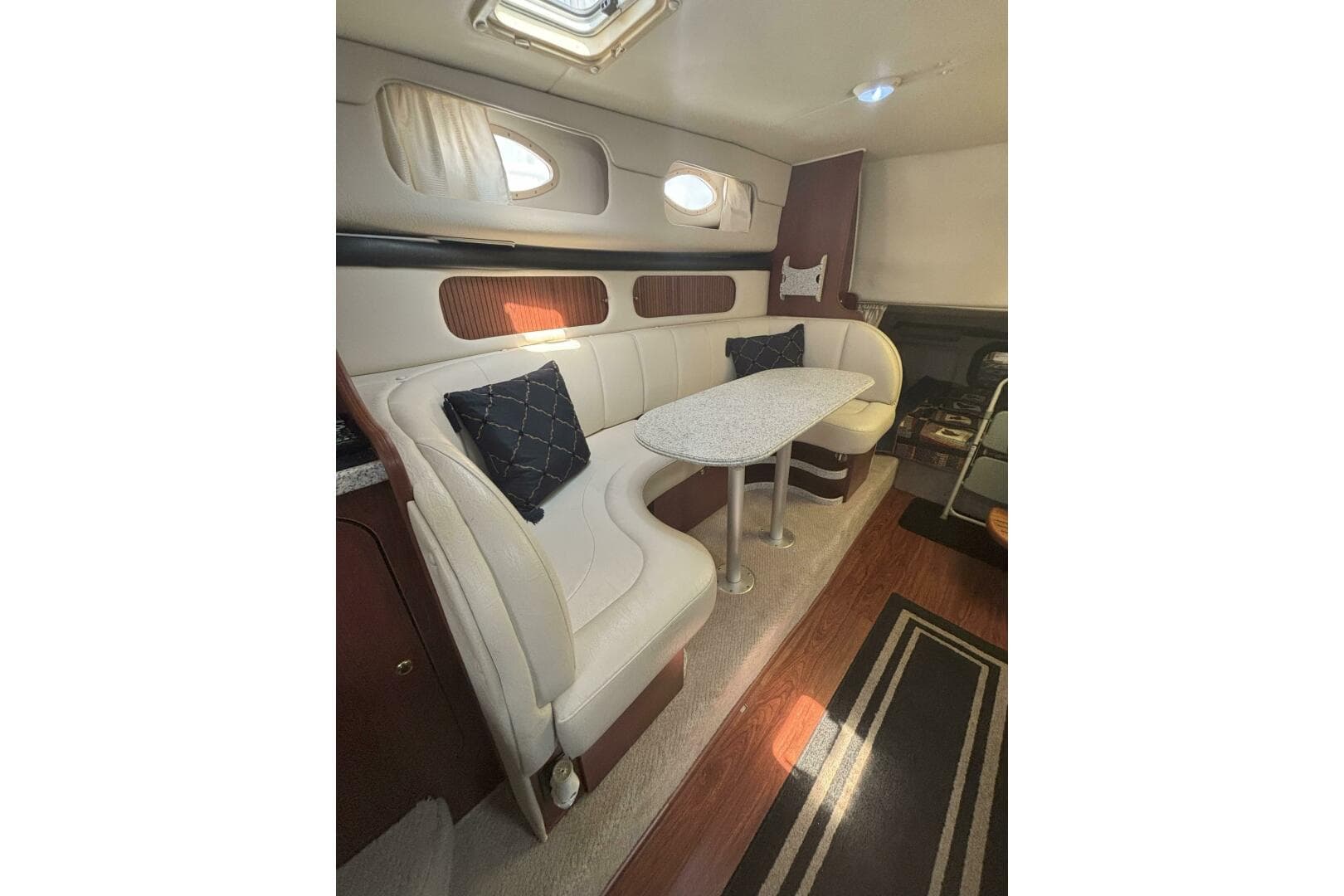 2002 Rinker 342 Fiesta Vee — photo 18