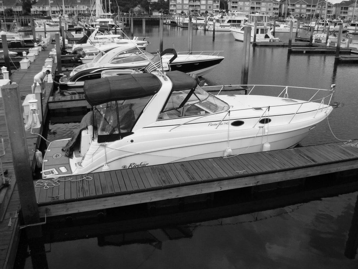 2002 Rinker 342 Fiesta Vee — photo 33