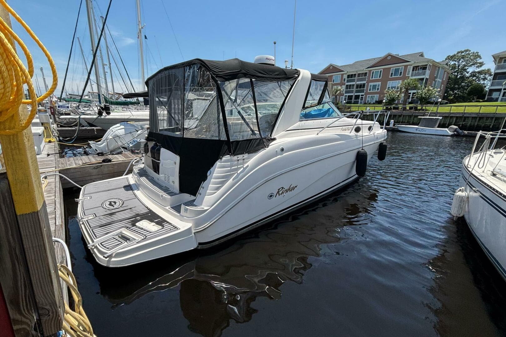 2002 Rinker 342 Fiesta Vee — photo 2