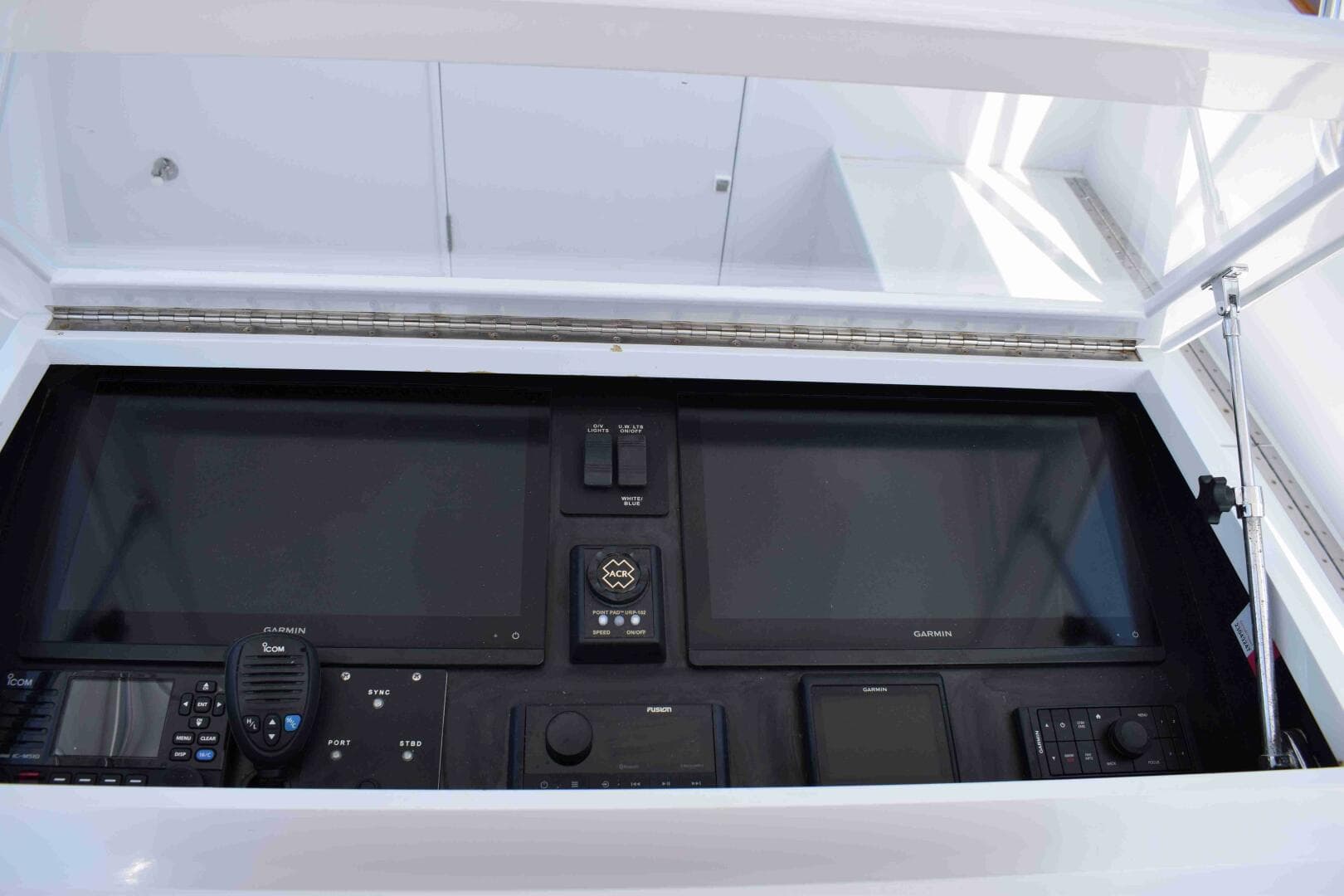 1988 Rybovich Express Walkaround — photo 5