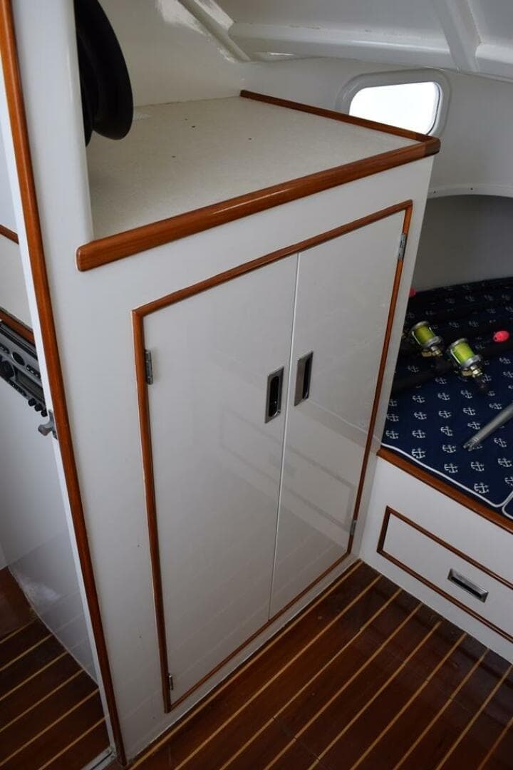 1988 Rybovich Express Walkaround — photo 11