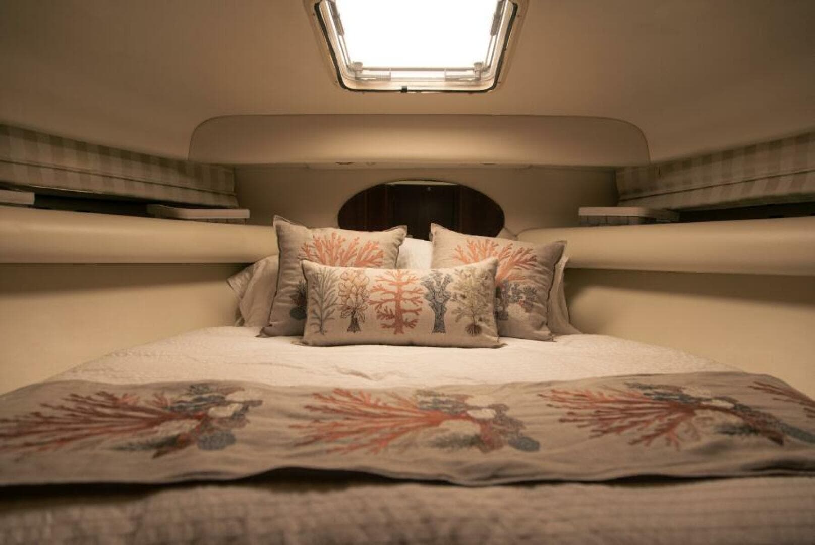 2002 Riviera 40 Flybridge — photo 6