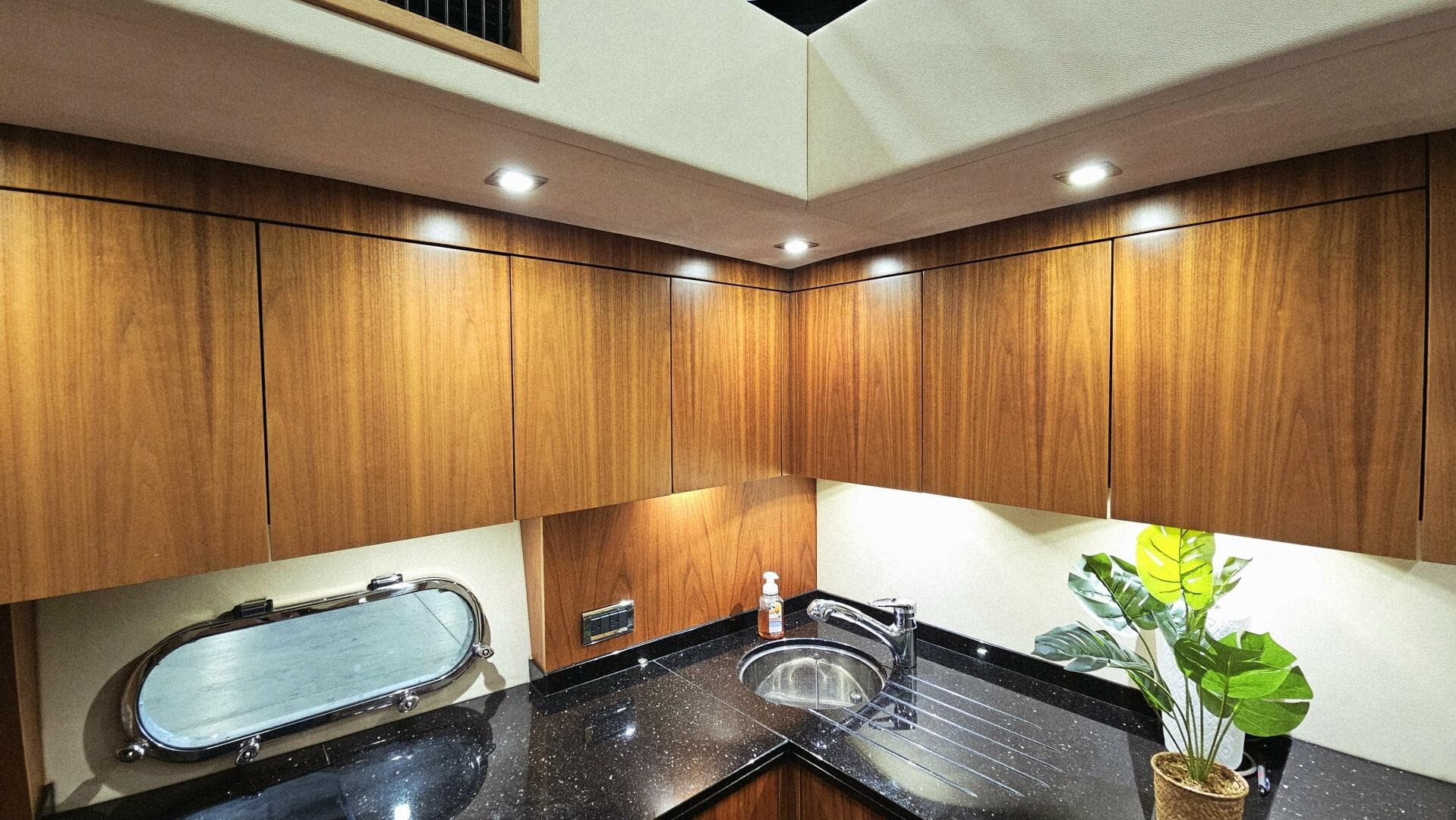 2012 Sunseeker Manhattan 53 — photo 55