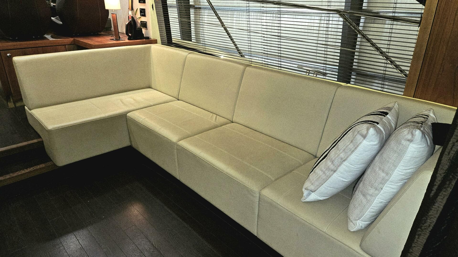 2012 Sunseeker Manhattan 53 — photo 36