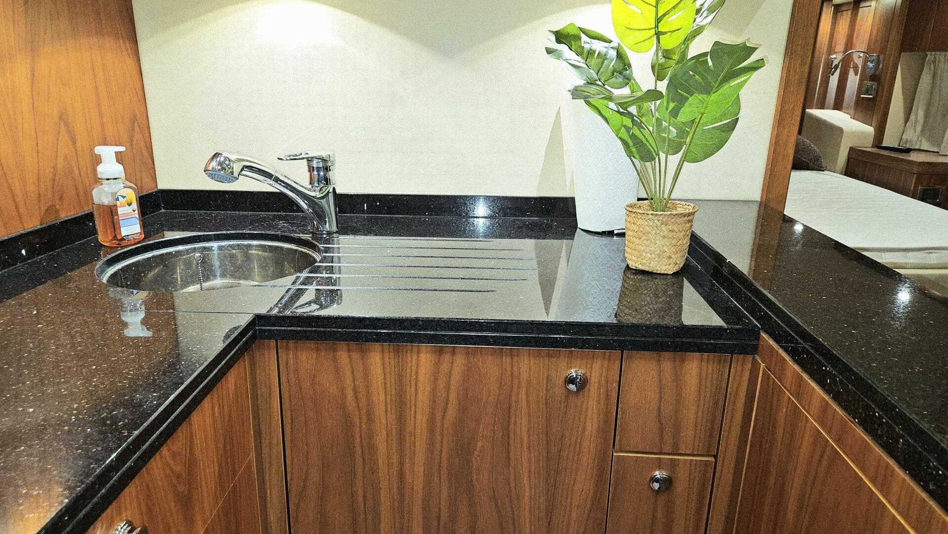 2012 Sunseeker Manhattan 53 — photo 56