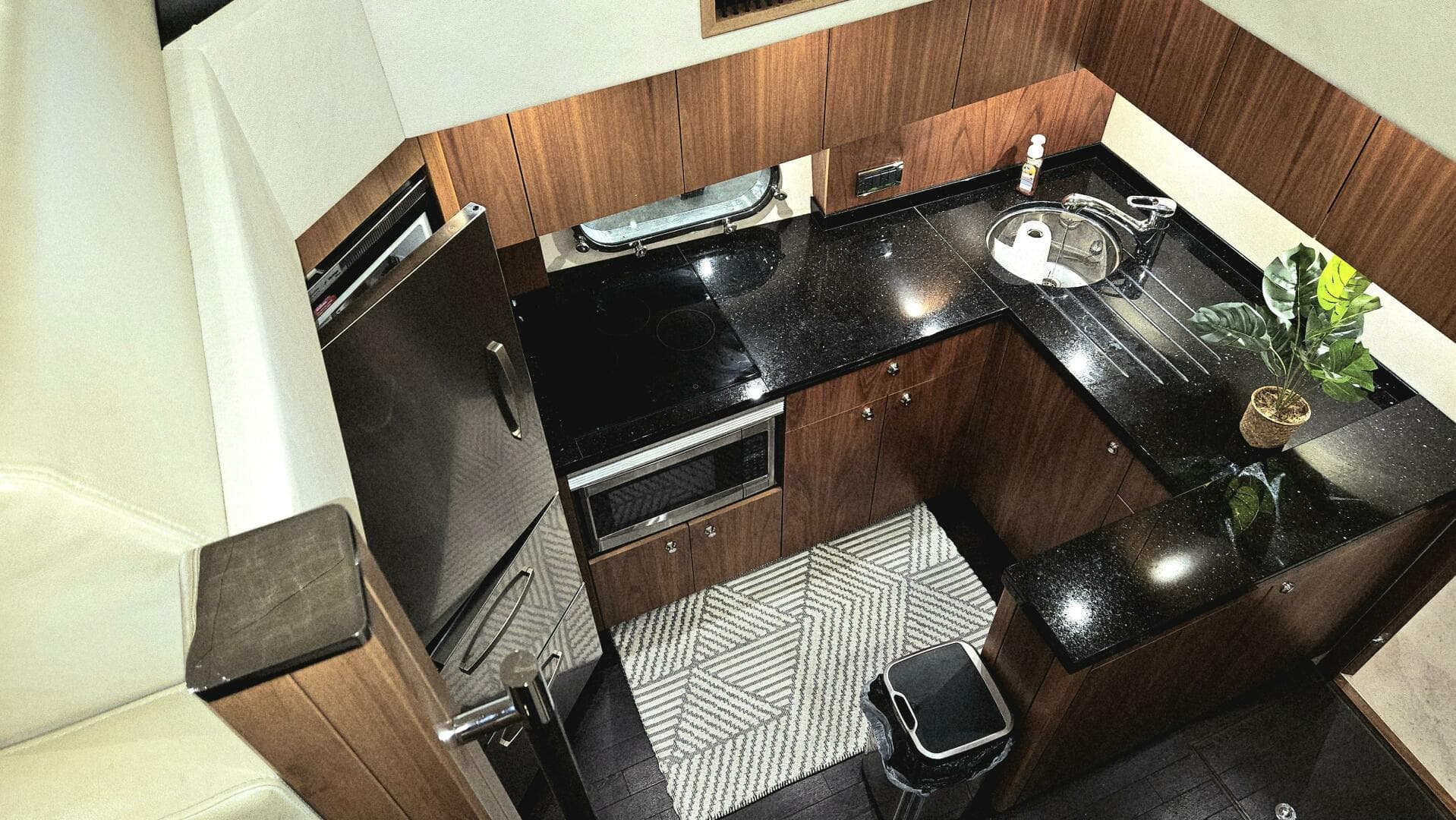 2012 Sunseeker Manhattan 53 — photo 54