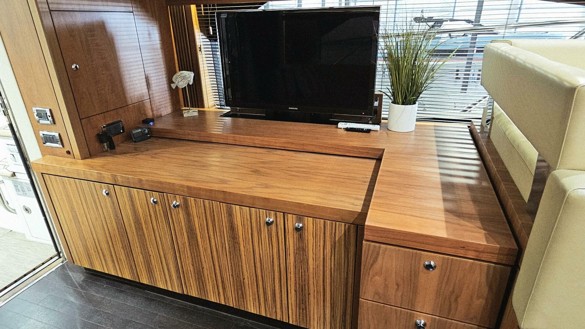 2012 Sunseeker Manhattan 53 — photo 28