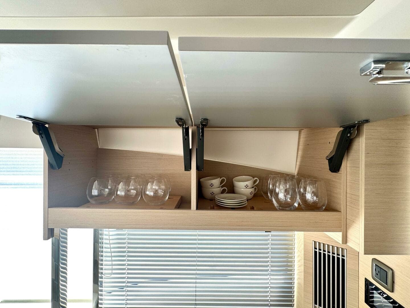 2024 Prestige 420S — photo 96