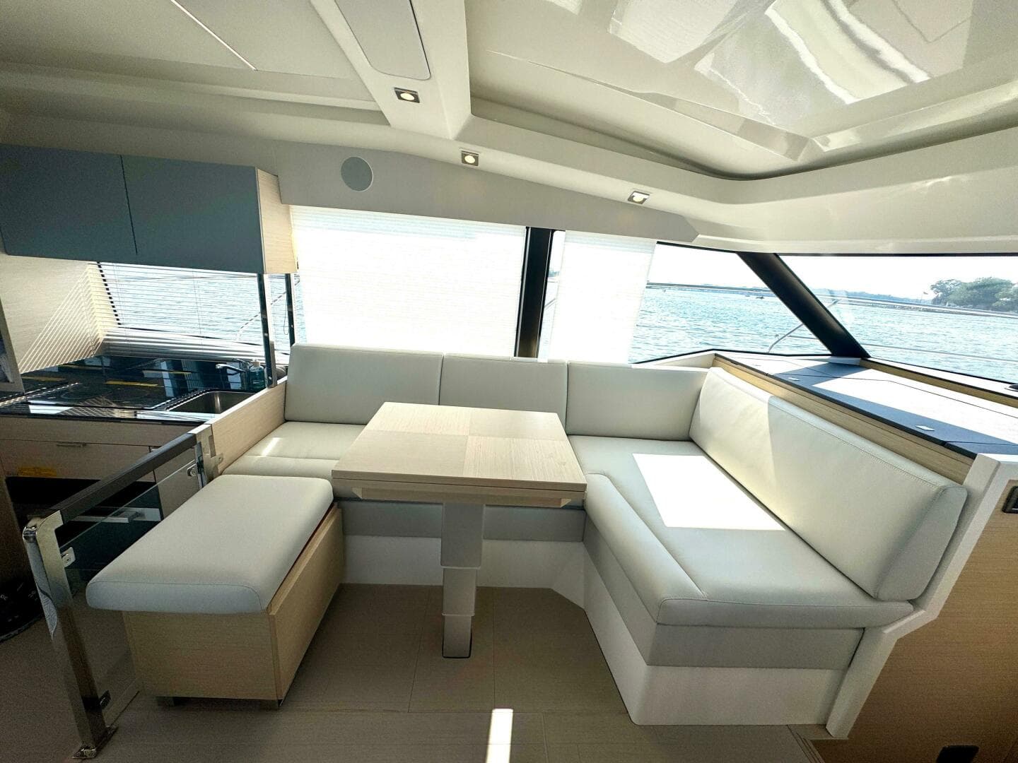 2024 Prestige 420S — photo 27