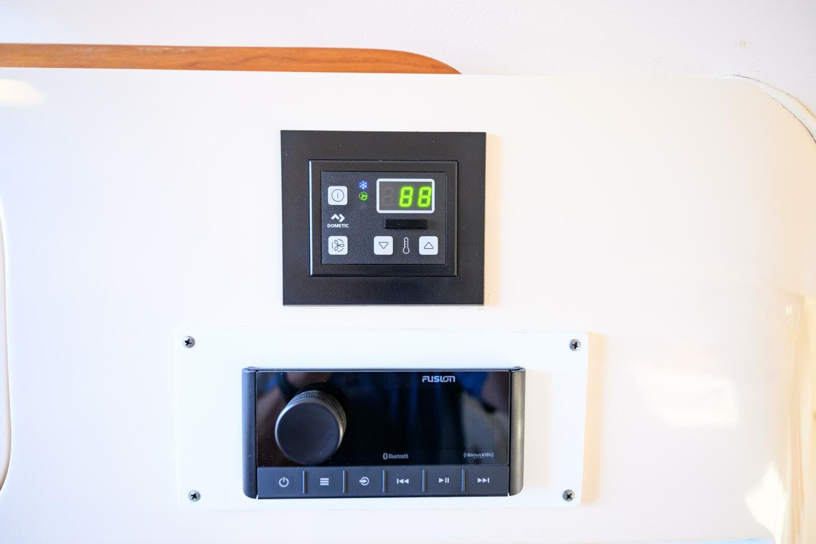 2003 Grady-White 330 Express — photo 25