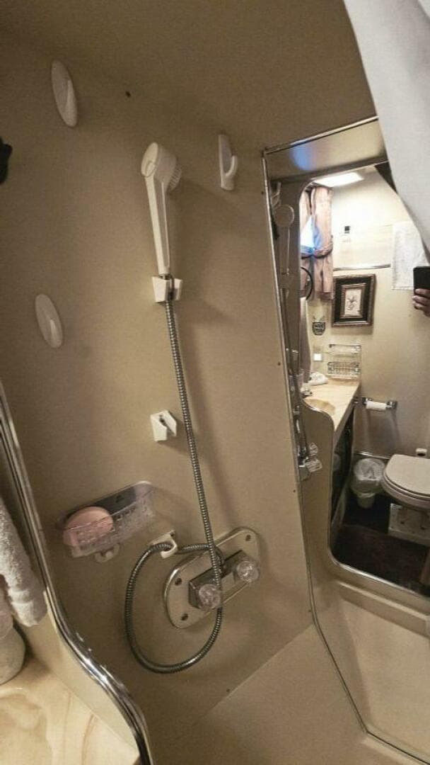 1986 Chris-Craft 381 Catalina — photo 32