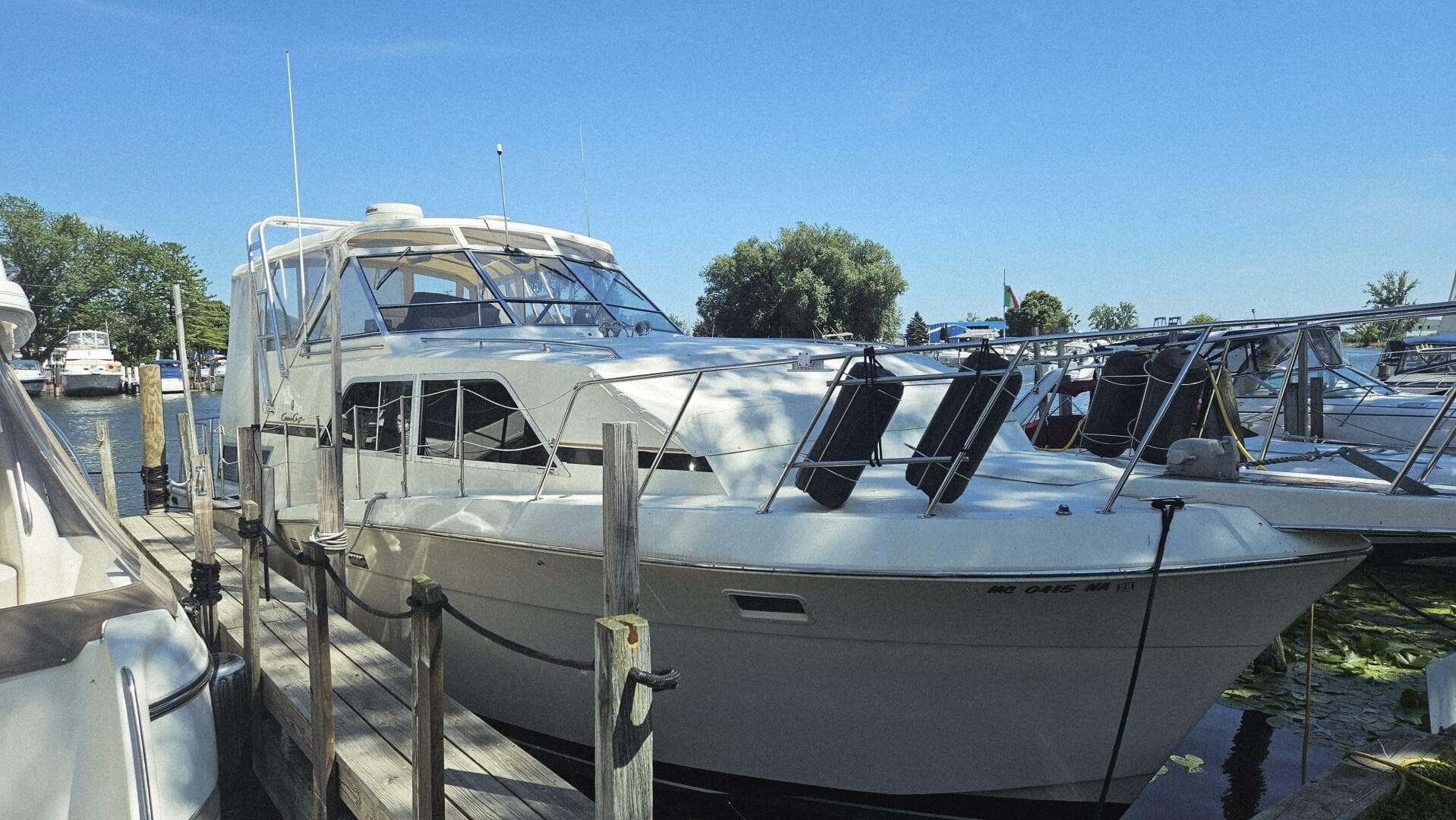 1986 Chris-Craft 381 Catalina — photo 3