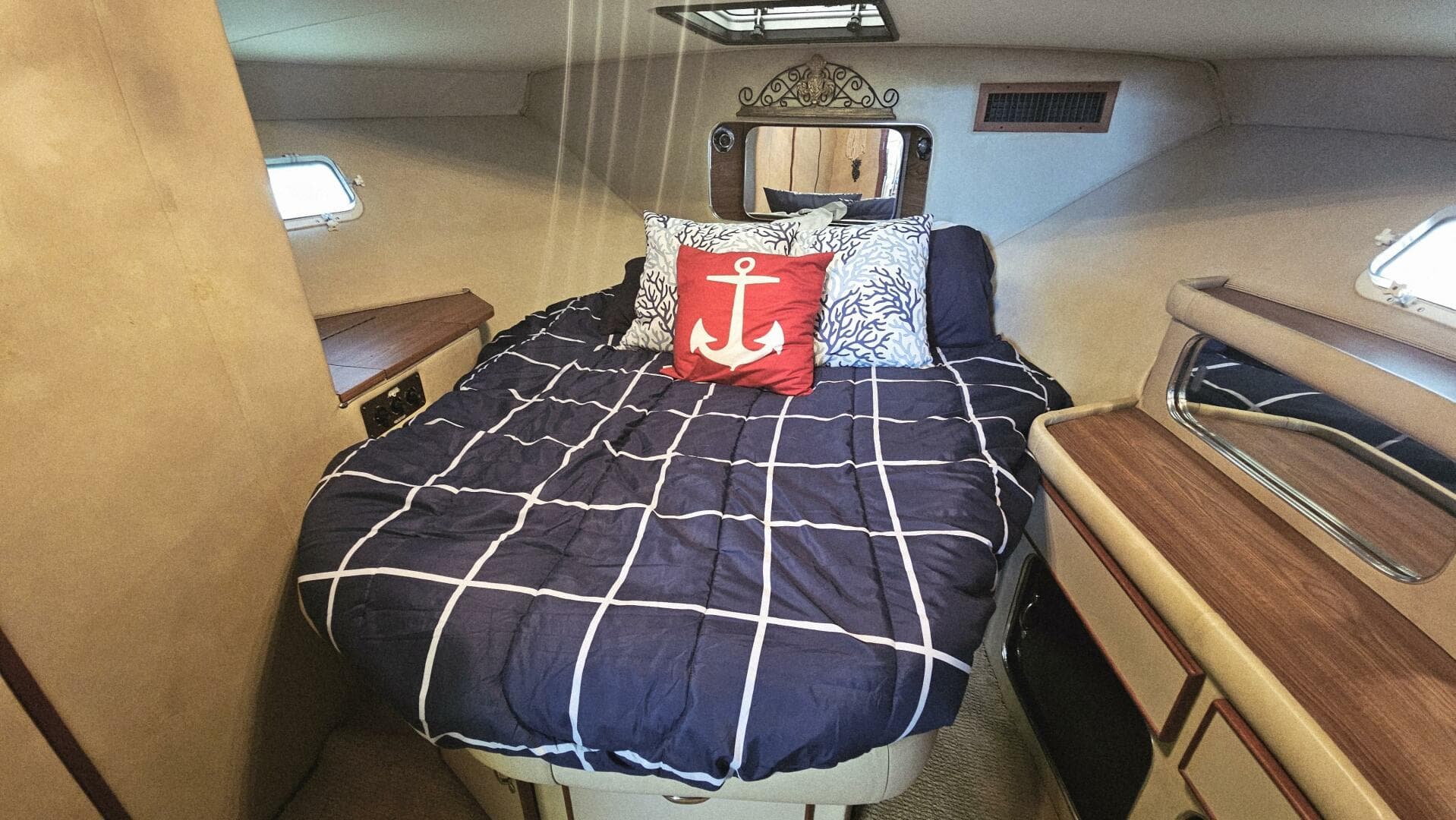 1986 Chris-Craft 381 Catalina — photo 29