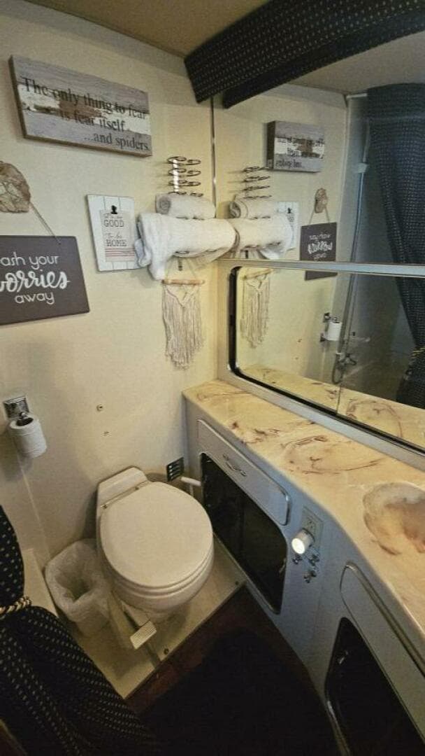 1986 Chris-Craft 381 Catalina — photo 33