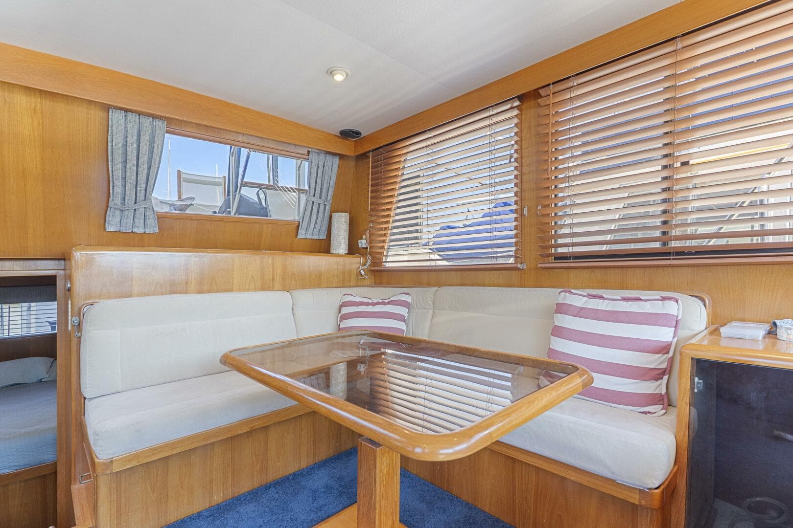 1993 Ocean Alexander — photo 14