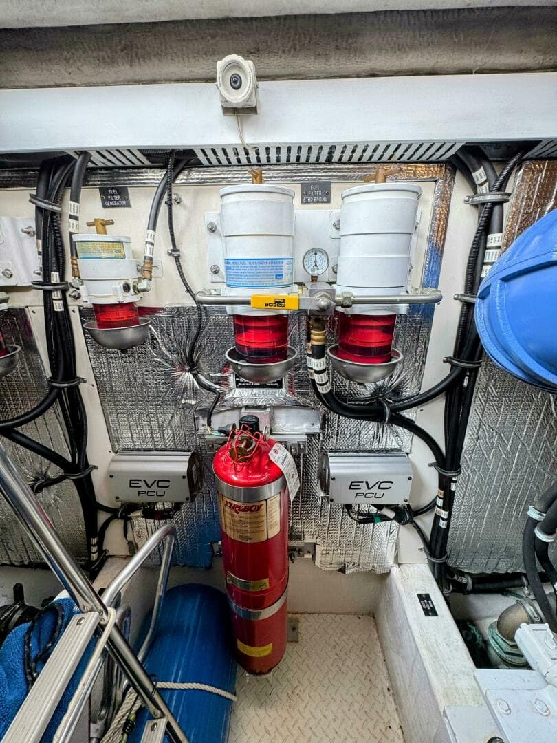 2005 Cruisers Yachts 540 Express — photo 60