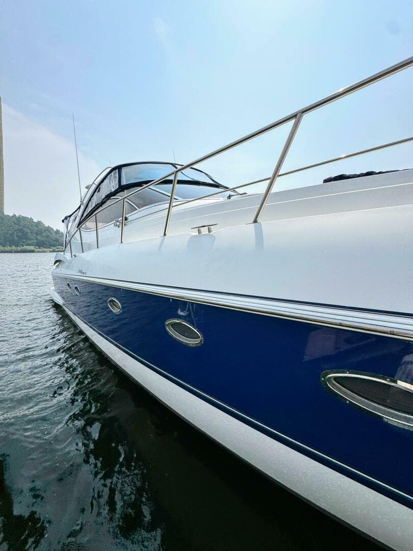 2005 Cruisers Yachts 540 Express — photo 13