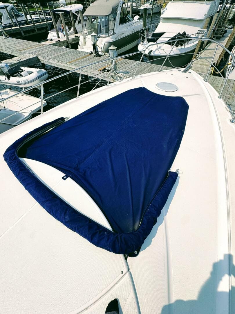 2005 Cruisers Yachts 540 Express — photo 23