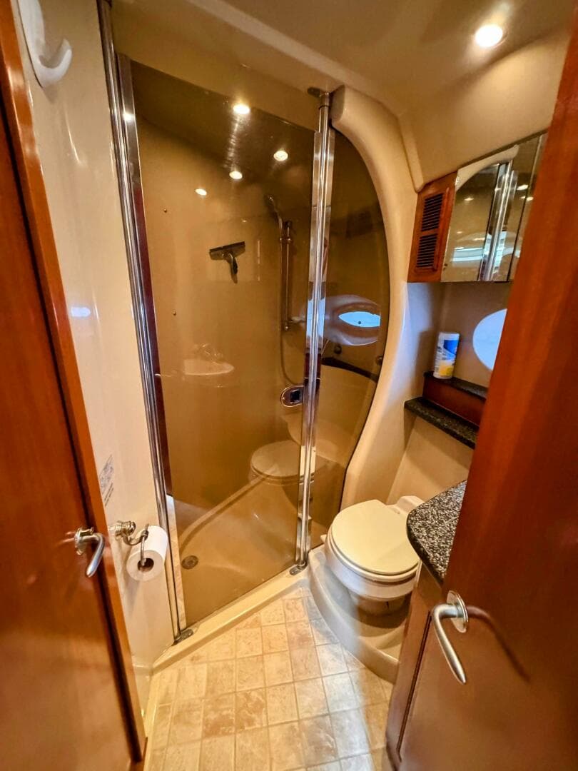 2005 Cruisers Yachts 540 Express — photo 50