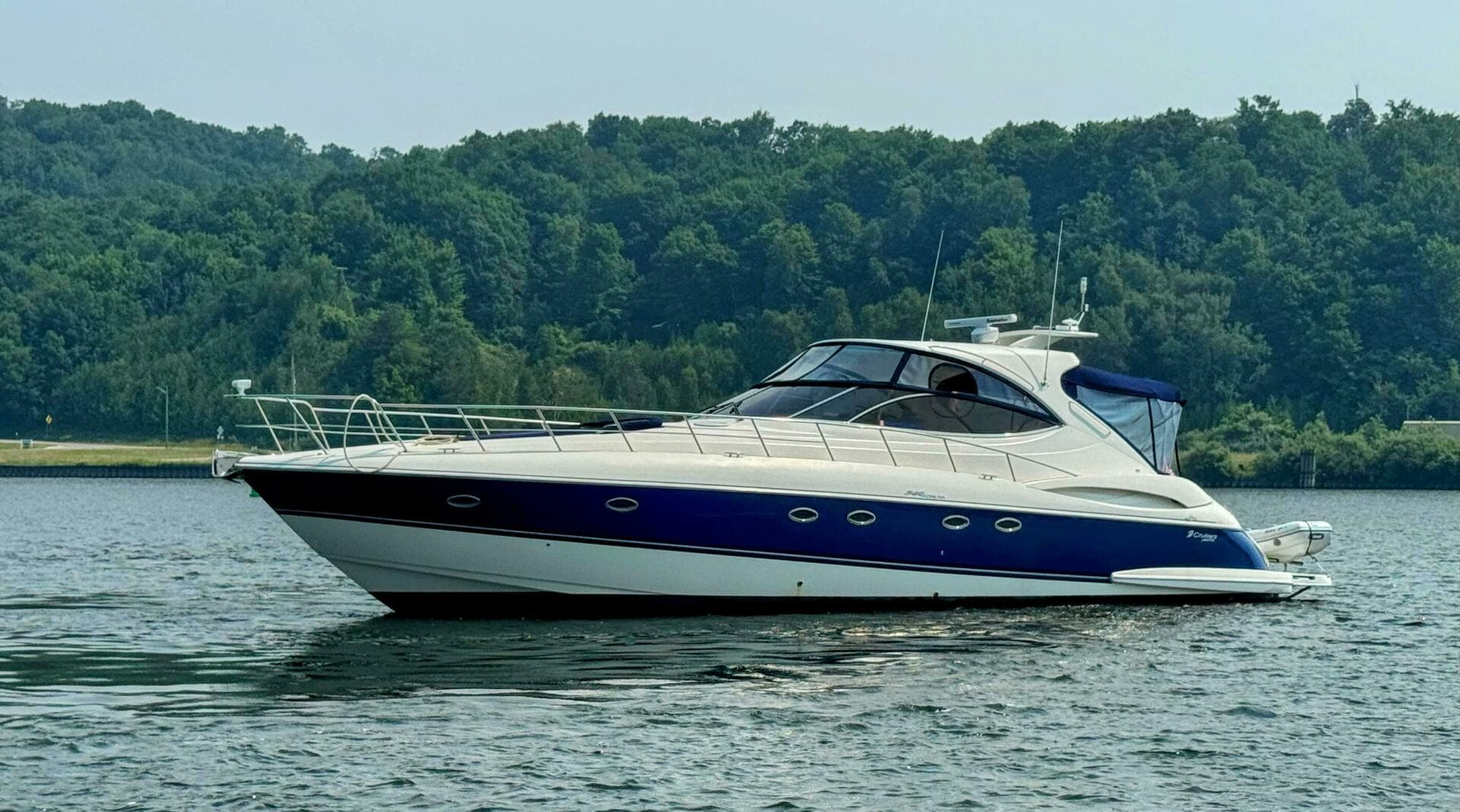 2005 Cruisers Yachts 540 Express — photo 10