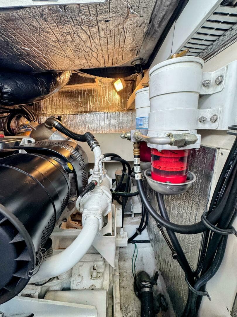 2005 Cruisers Yachts 540 Express — photo 63