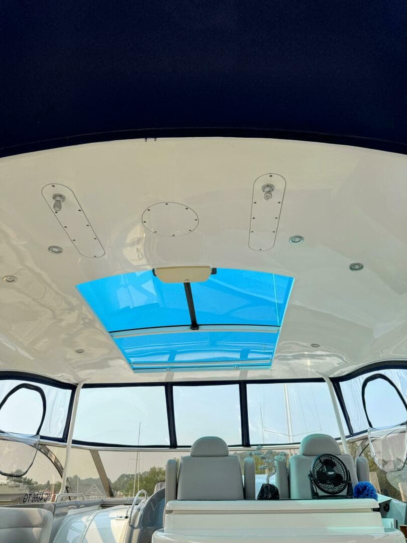 2005 Cruisers Yachts 540 Express — photo 25