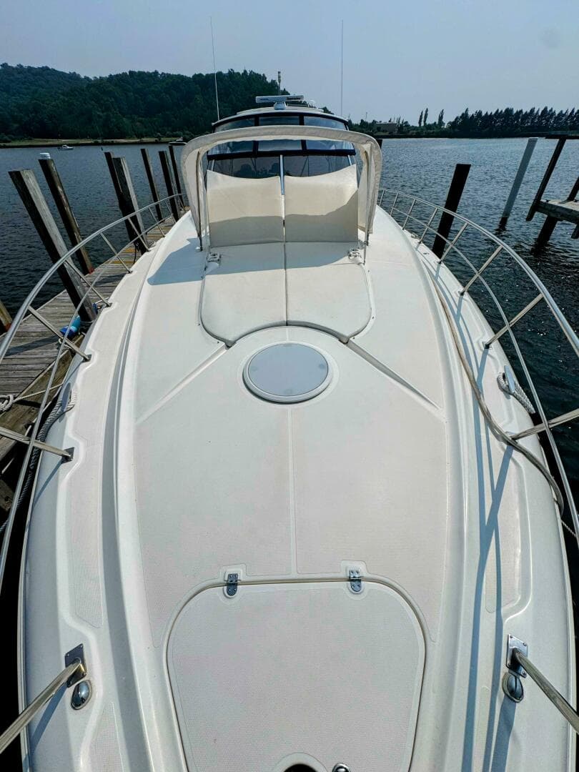 2005 Cruisers Yachts 540 Express — photo 18