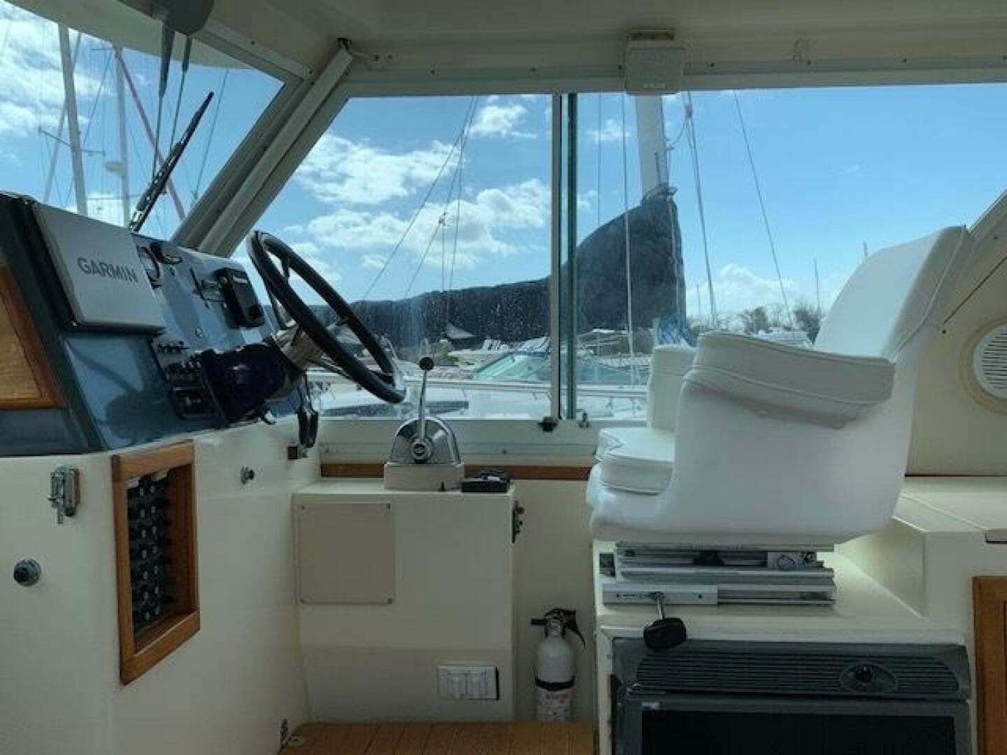 1996 Albin 31 Tournament Express — photo 12