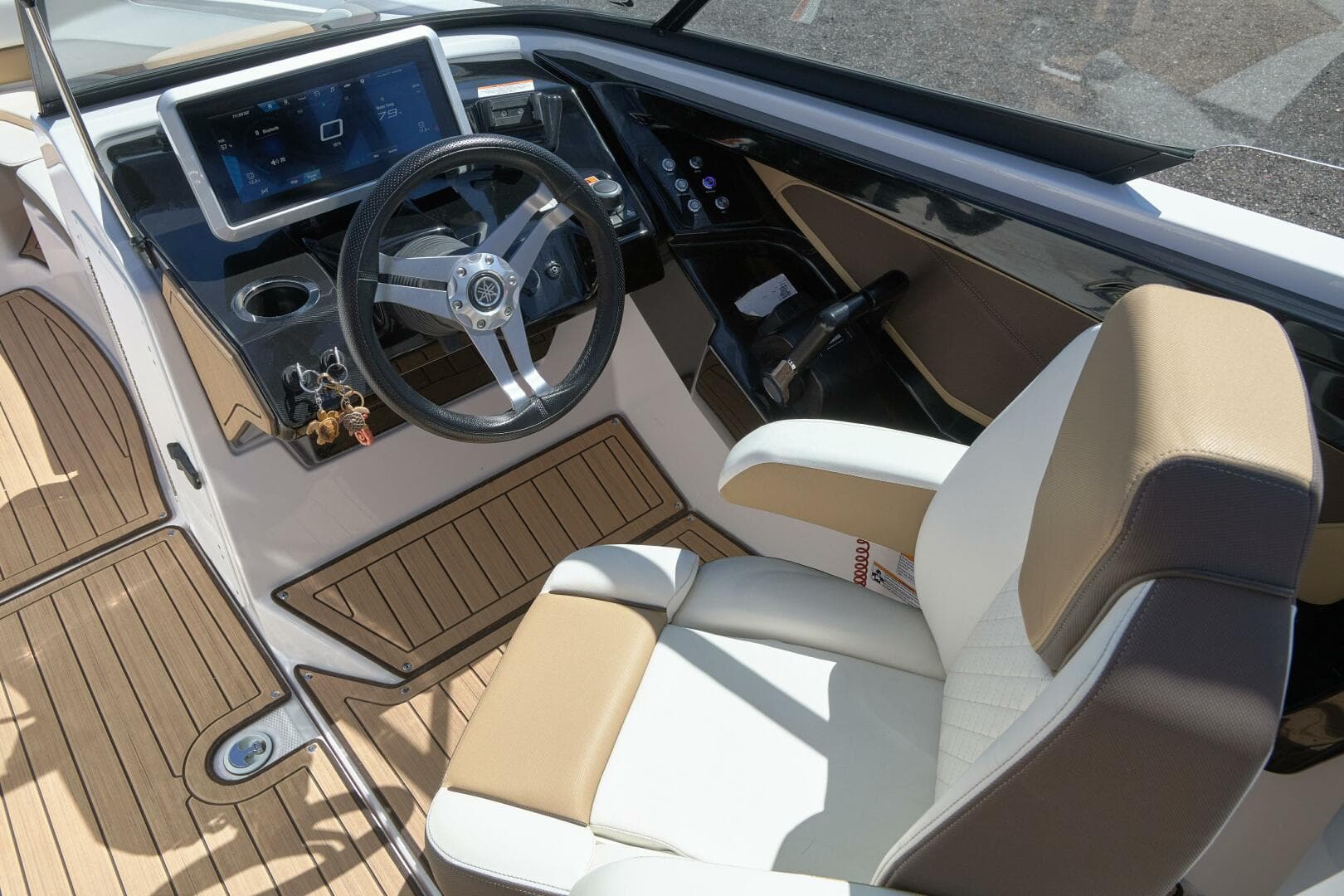 2023 Yamaha Boats 252S — photo 35