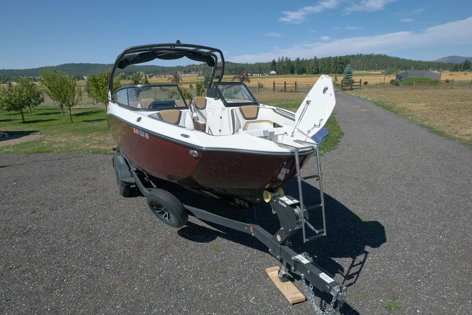 2023 Yamaha Boats 252S — photo 11