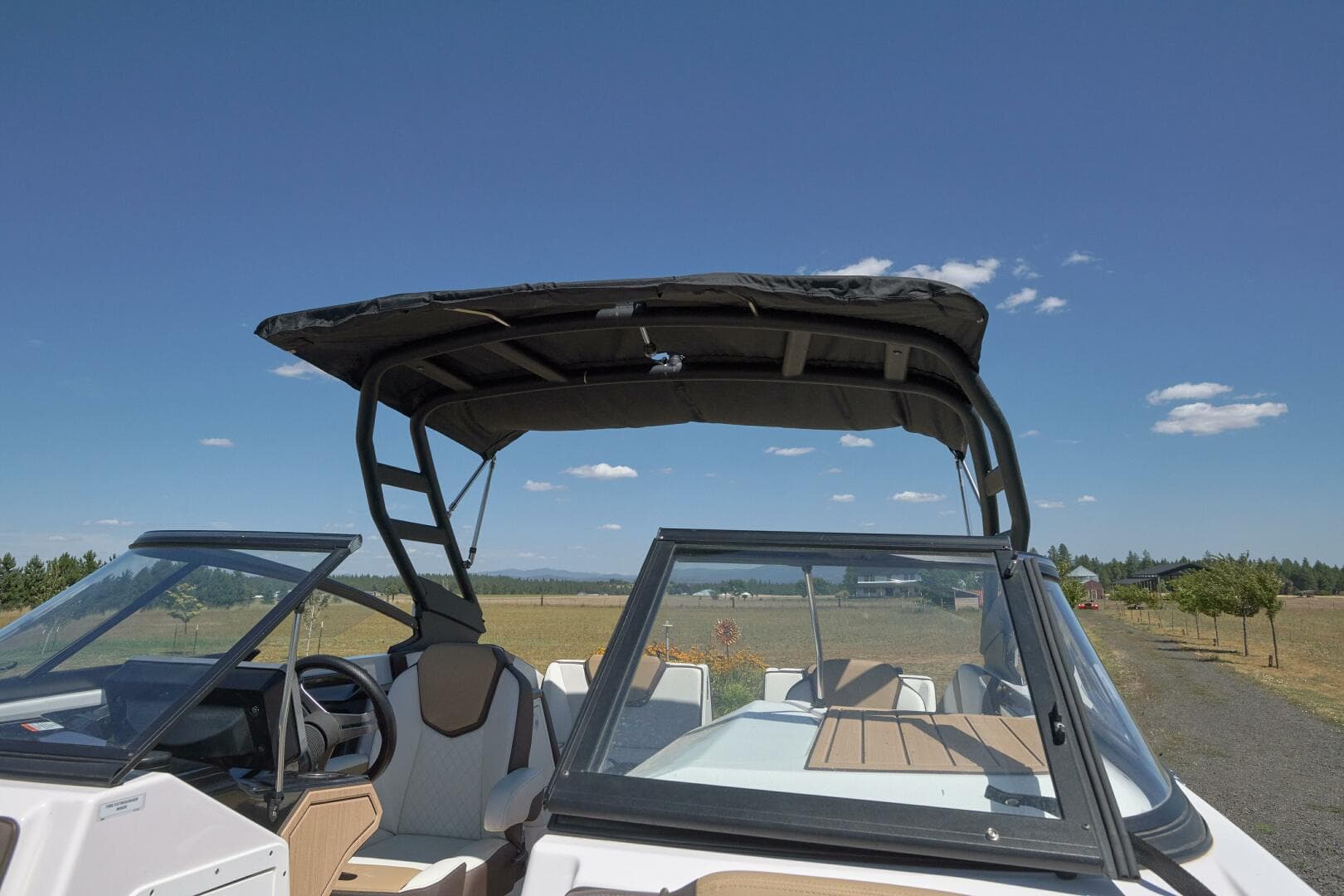 2023 Yamaha Boats 252S — photo 43