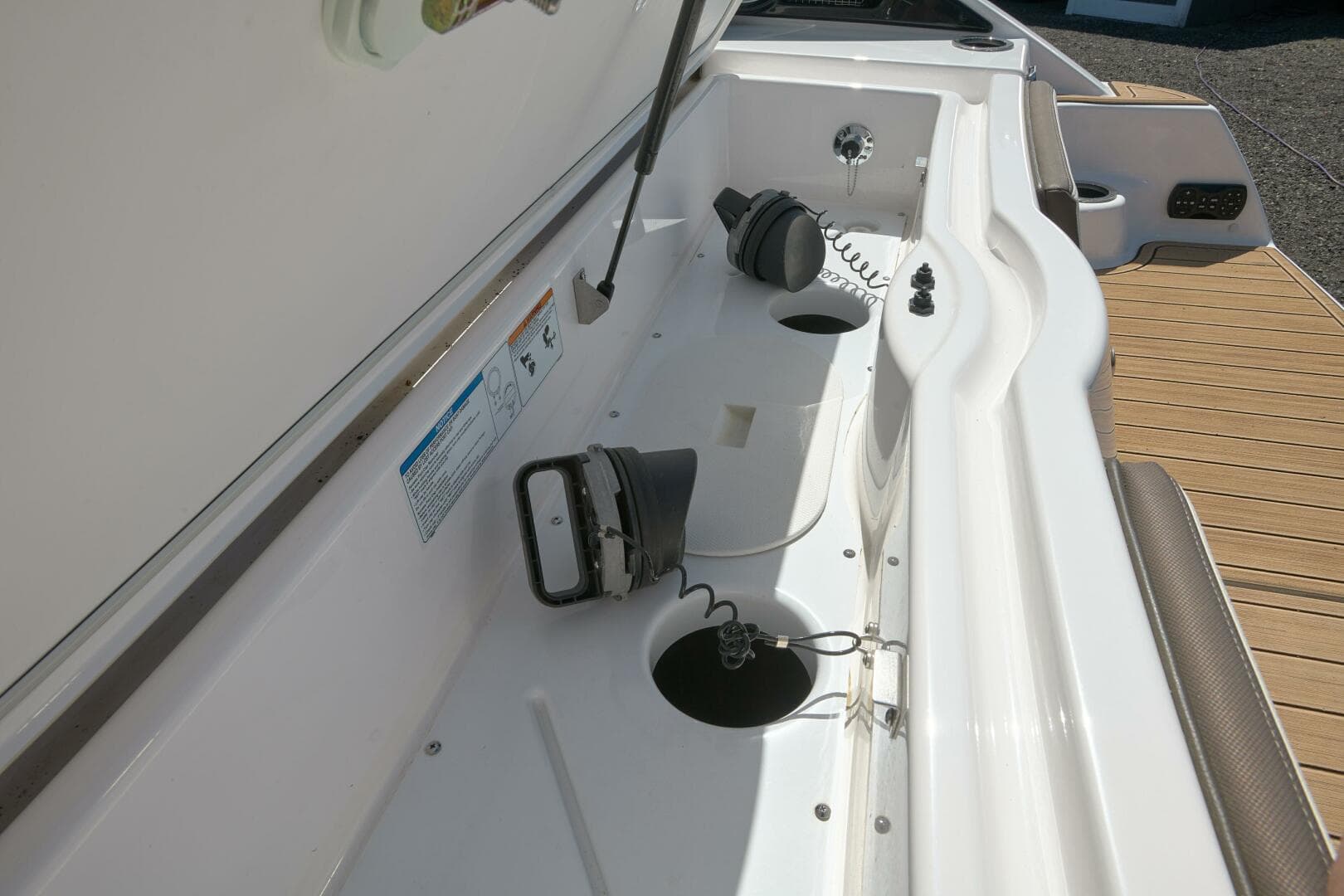 2023 Yamaha Boats 252S — photo 55