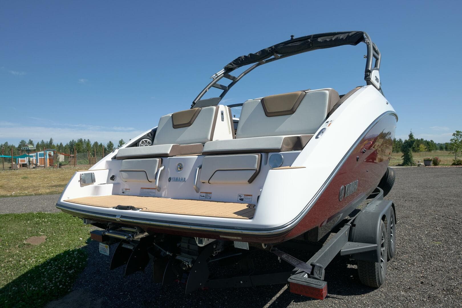 2023 Yamaha Boats 252S — photo 2